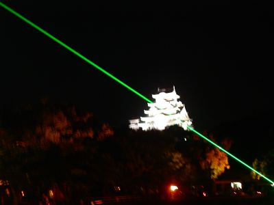 姫路城とレーザー光線